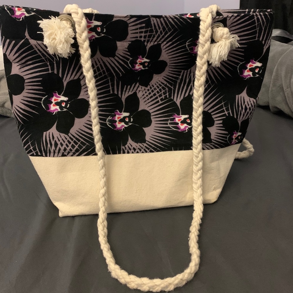 ACACIA modern pacific tote $85 on ven